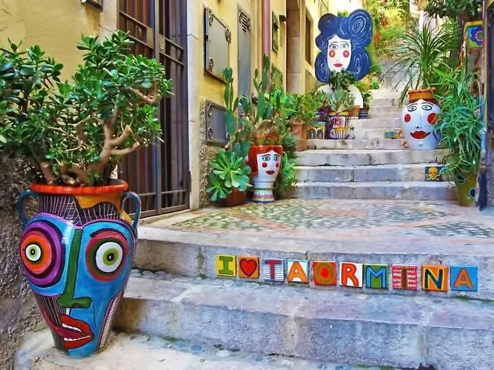 Casa Vacanza G.S. Holiday Aeroporto di Catania Fontana Rossa Italia
