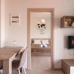 Minimalist W/ View , Saloniki Grecja